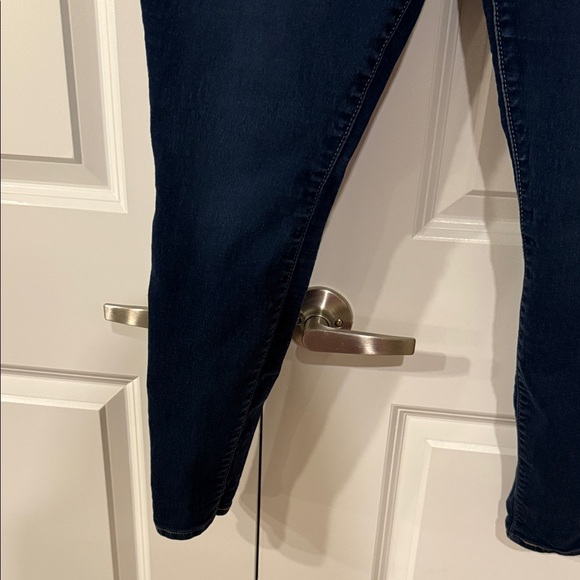 Signature Levi Strauss Gold Mid Rise Skinny Jeans size 12 - Picture 5 of 12